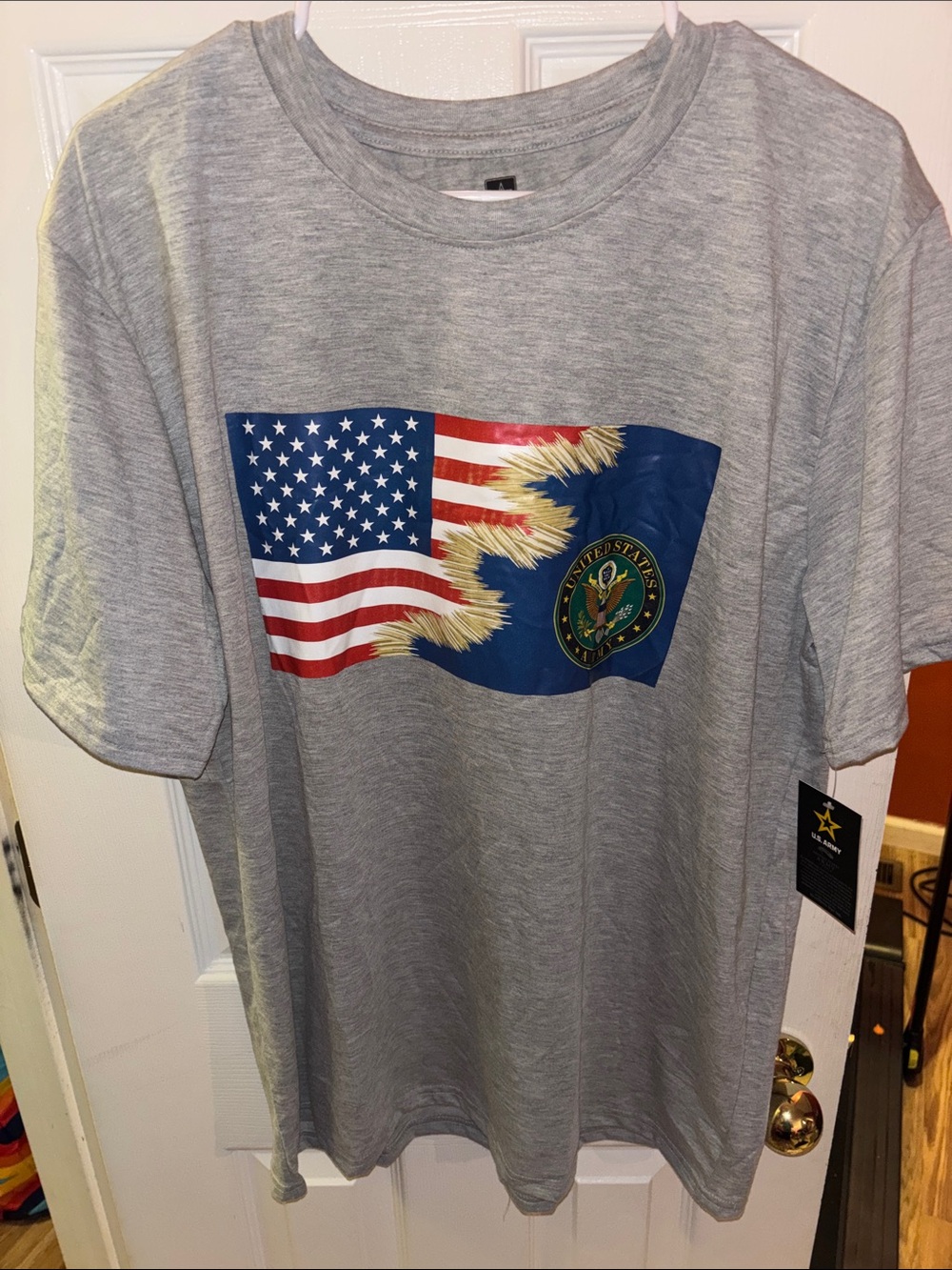 Adult U.S. Army Gray Short Sleeve Tee with American Flag and Emblem